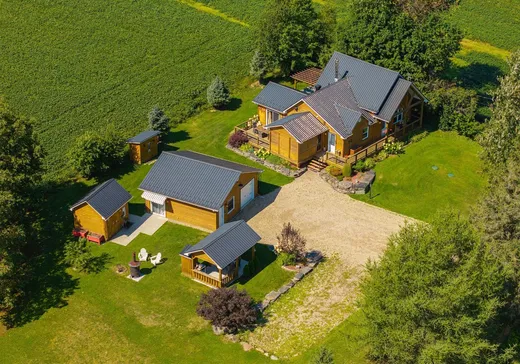 Maison à étages à vendre - 123 Rue Principale E., Dudswell, J0B1G0
