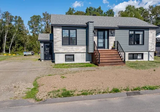 House for sale - 702 Rue des Marronniers, Saint-Alexandre-de-Kamouraska, G0L 2G0