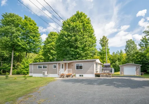 Maison mobile à vendre - 290 2e Rue, Saint-Félix-de-Kingsey, J0B2T0