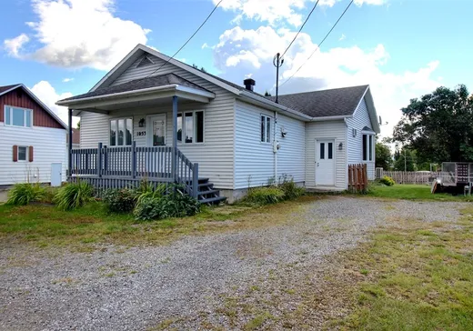 Bungalow à vendre - 1053 10e Rue O., Dégelis, G5T2B5
