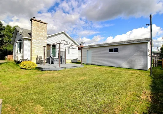 Maison à vendre - 1053 10e Rue O., Dégelis, G5T 2B5