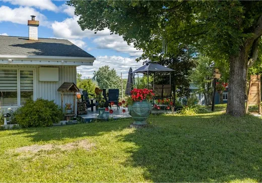 Maison à vendre - 26 Ch. du Lac, Témiscouata-sur-le-Lac, G0L 1X0