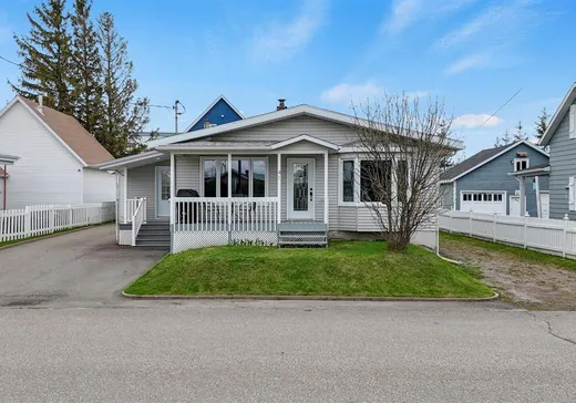 Bungalow à vendre - 41 Rue St-Philippe, Sainte-Luce-sur-Mer, G0K1P0