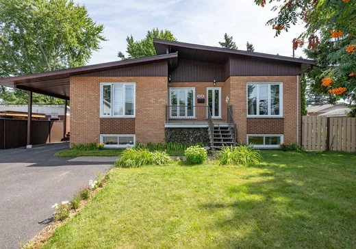 Bungalow à vendre - 404 Boul. Wilson, Longueuil, J4L1W7
