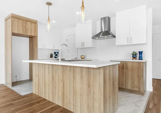 Maison à vendre - 693 Rue des Moissons, St-Lambert-De-Lauzon, G0S 2W0