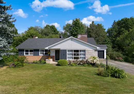 Bungalow à vendre - 233 Rue Monseigneur-Durand, Coaticook, J1A1Y1