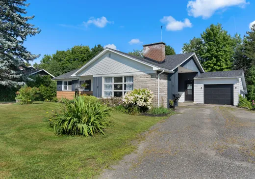 Maison à vendre - 233 Rue Monseigneur-Durand, Coaticook, J1A 1Y1