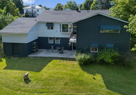 Maison à vendre - 233 Rue Monseigneur-Durand, Coaticook, J1A 1Y1