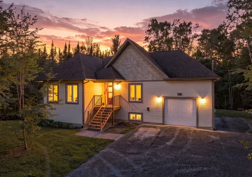 Bungalow à vendre - 475 Rue Karl, Orford, J1X0C4