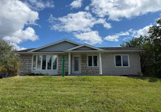 Maison à vendre - 1065 Route 195, Matane, G0J 3J0