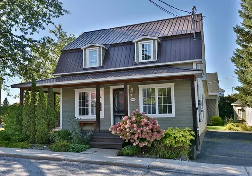 Two or more stories for sale - 1453 Rue St-André, Acton Vale, J0H1A0