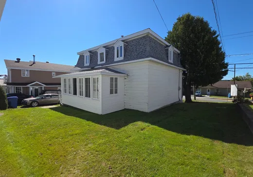 House for sale - 270 2e Avenue, Lac-Etchemin, G0R 1S0