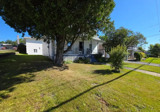 House for sale - 270 2e Avenue, Lac-Etchemin, G0R 1S0