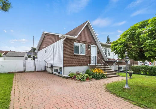 Bungalow à vendre - 8780 Rue De Montbrun, Laval (Saint-François), H7A3L1