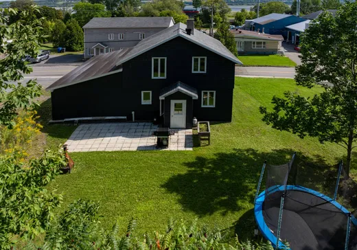 Maison à vendre - 9403 Av. Royale, Sainte-Anne-de-Beaupré, G0A 3C0