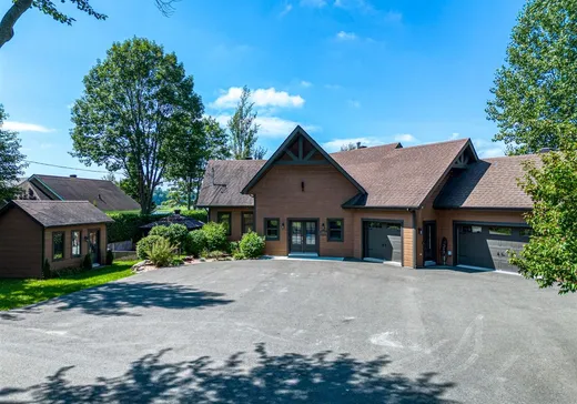 Bungalow à vendre - 2205J Boul. Foucault, Drummondville, J2E0E3
