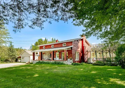 Two or more stories for sale - 477 Ch. Goshen, Windsor, J1S0E9