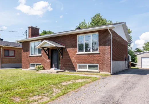 Two or more stories for sale - 9 Rue St-Charles, Beauharnois, J6N1Z6