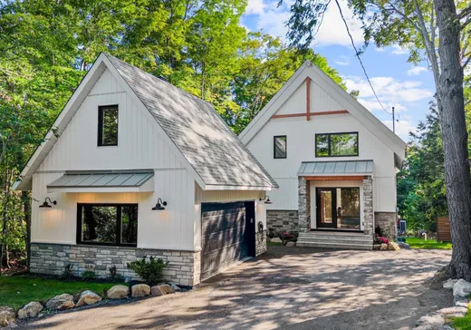 Two or more stories for sale - 71 202e Avenue, St-Hippolyte, J8A1V8