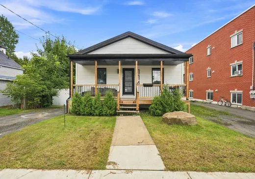 Maison à étages à vendre - 114 Rue des Pins, Saint-Jérôme, J7Z1C7