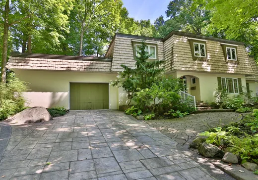 Maison à vendre - 816 Rue Hébert, Mont-Saint-Hilaire, J3H 1S9