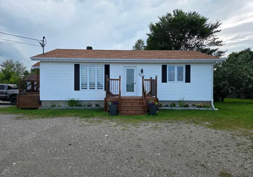 Two or more stories for sale - 408 Route Athanase, Matane, G0J3H0