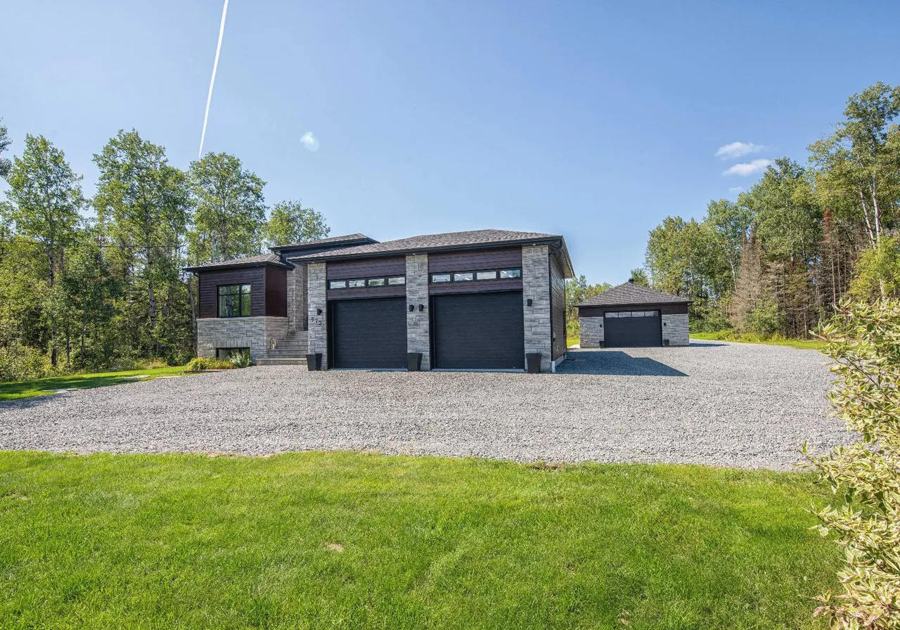 573 Ch. Mercier — photo 2
