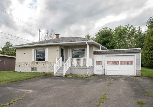 Two or more stories for sale - 708 Rue Dufferin, Granby, J2H2H5