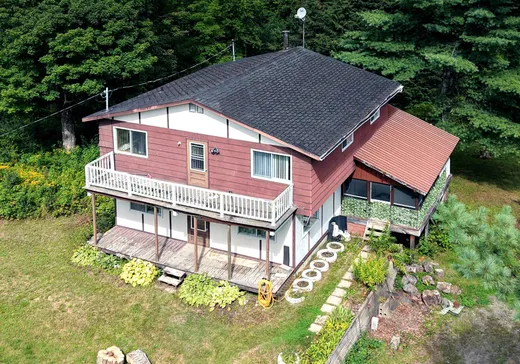 Two or more stories for sale - 400 Mtée Mongeau, Saint-Calixte, J0K1Z0