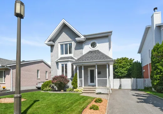 Maison à étages à vendre - 7130 Rue Tourangeau, St-Hubert, J3Z1G2
