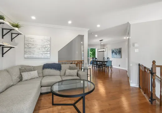 Maison à vendre - 7130 Rue Tourangeau, St-Hubert, J3Z 1G2