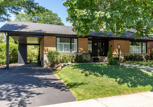 Two or more stories for sale - 320 Rue St-Thomas, Saint-Lambert, J4R1Y1