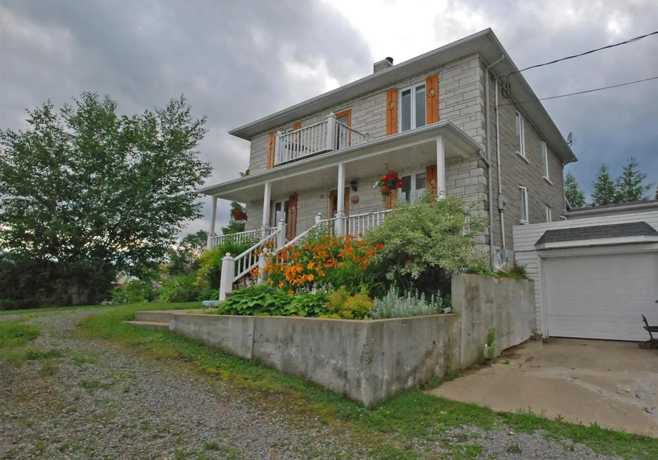 3489 Av. Royale — photo 3