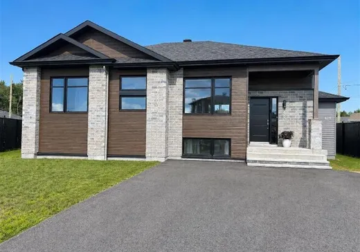 Bungalow à vendre - 480 Rue Valois, Saint-Lin-Laurentides, J5M0H4