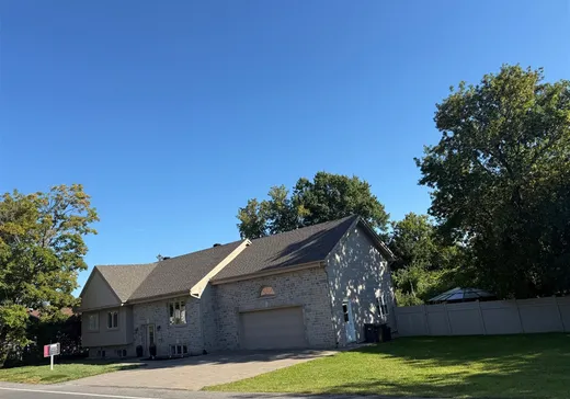 Bungalow à vendre - 544 Ch. du Bord-de-l'Eau, Laval (Sainte-Dorothee), H7X1T6