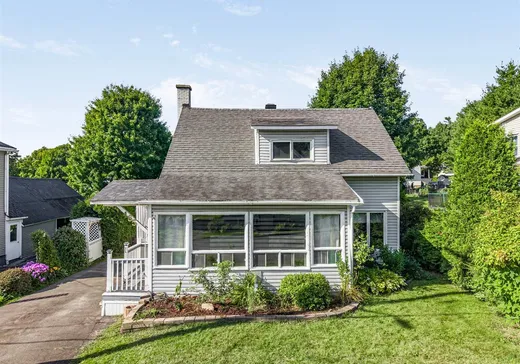 Two or more stories for sale - 465 Rue Mcauley, Coaticook, J1A1J9