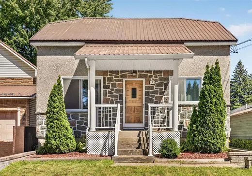 Un étage et demi à vendre - 125 Rue St-Hilaire, Charlemagne, J5Z1V4