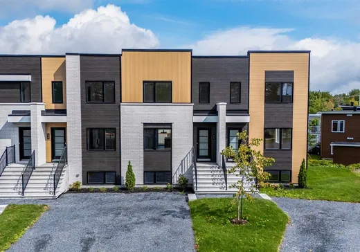 Two or more stories for sale - 976 Rue du Seyval, Sherbrooke, J1L0K8