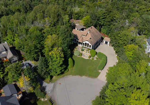 Maison à vendre - 1745 Rue du Bourg-du-Lac, Sainte-Adèle, J8B 3A2