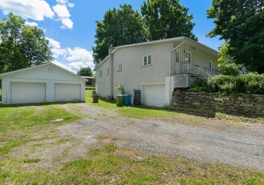 Maison à vendre - 1 Rue St-Joseph, Windsor, J1S 2E6