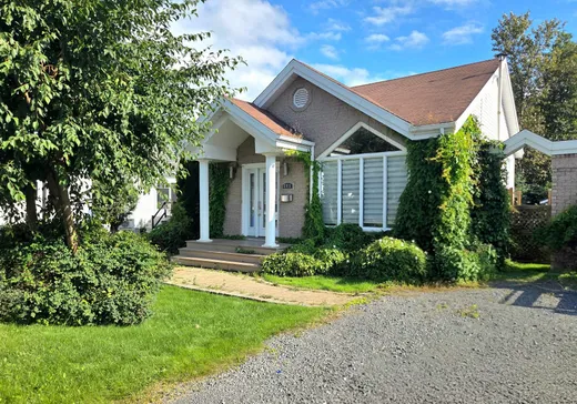 Maison à étages à vendre - 368 Rue du Buisson, Matane, G4W4J2