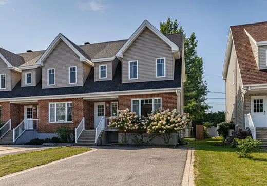Two or more stories for sale - 292 Ch. de Chambly, Marieville, J3M1N9