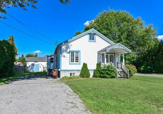 Maison à étages à vendre - 277 5e Avenue, Massueville, J7R3E5