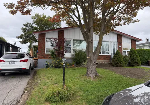 Two or more stories for sale - 11 Rue de Parme, Gatineau, J8T4Y3