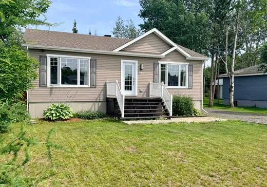 Maison à étages à vendre - 402 Rue de l'Église, Sept-Îles, G0G1H0