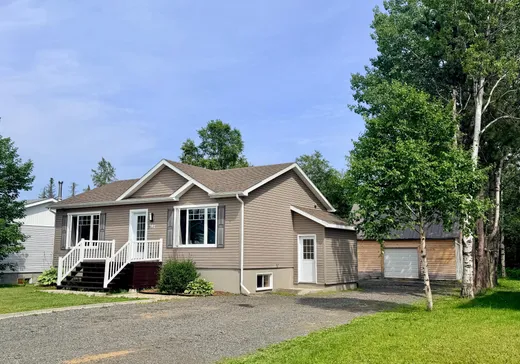Maison à vendre - 402 Rue de l'Église, Sept-Îles, G0G 1H0