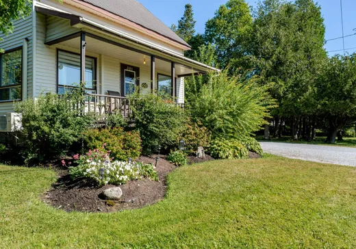 Maison à vendre - 301 Rue Principale, Weedon, J0B 3J0