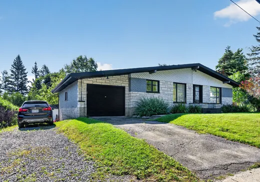 Maison à vendre - 405 Av. Royale, Petite-Riviere-St-François, G0A 3X0