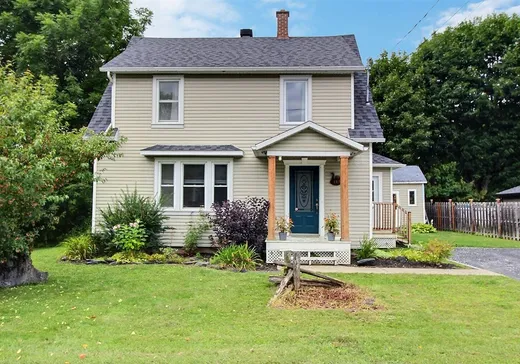 Maison à étages à vendre - 185 Rue Rosedale, Magog, J0B1C0