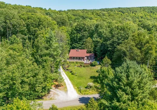 Maison à vendre - 155 Rue des Indiens, Ste-Catherine-De-Hatley, J0B 1W0